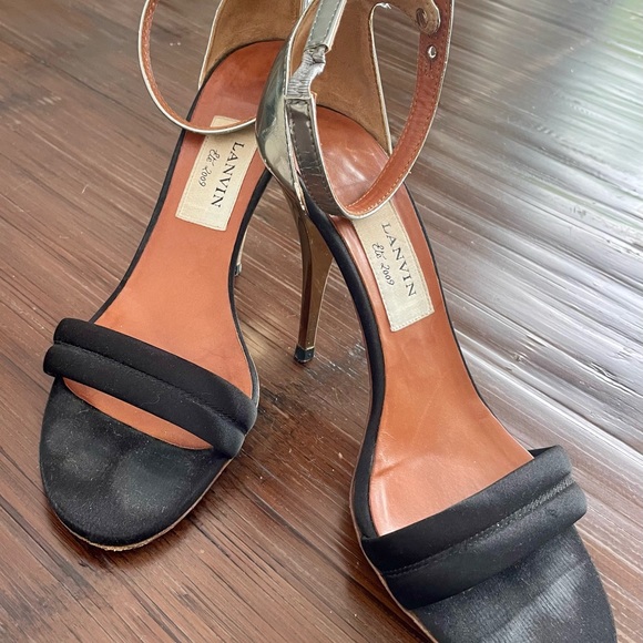 Lanvin black satin cloth with gold heels in size 38 1/2 - Picture 2 of 5